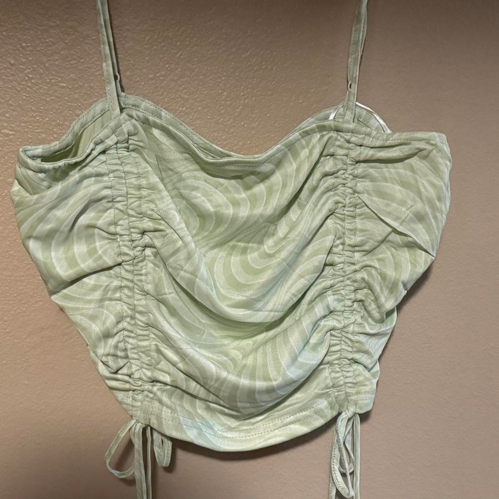 Baevery light green ruched crop top with white swirl pattern, size L - NWT
